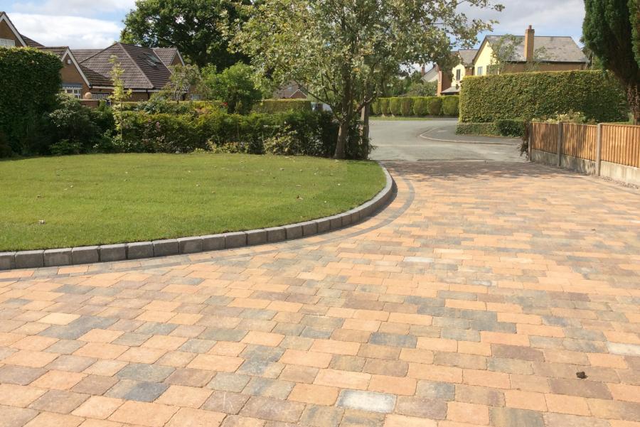 Driveway, Hale